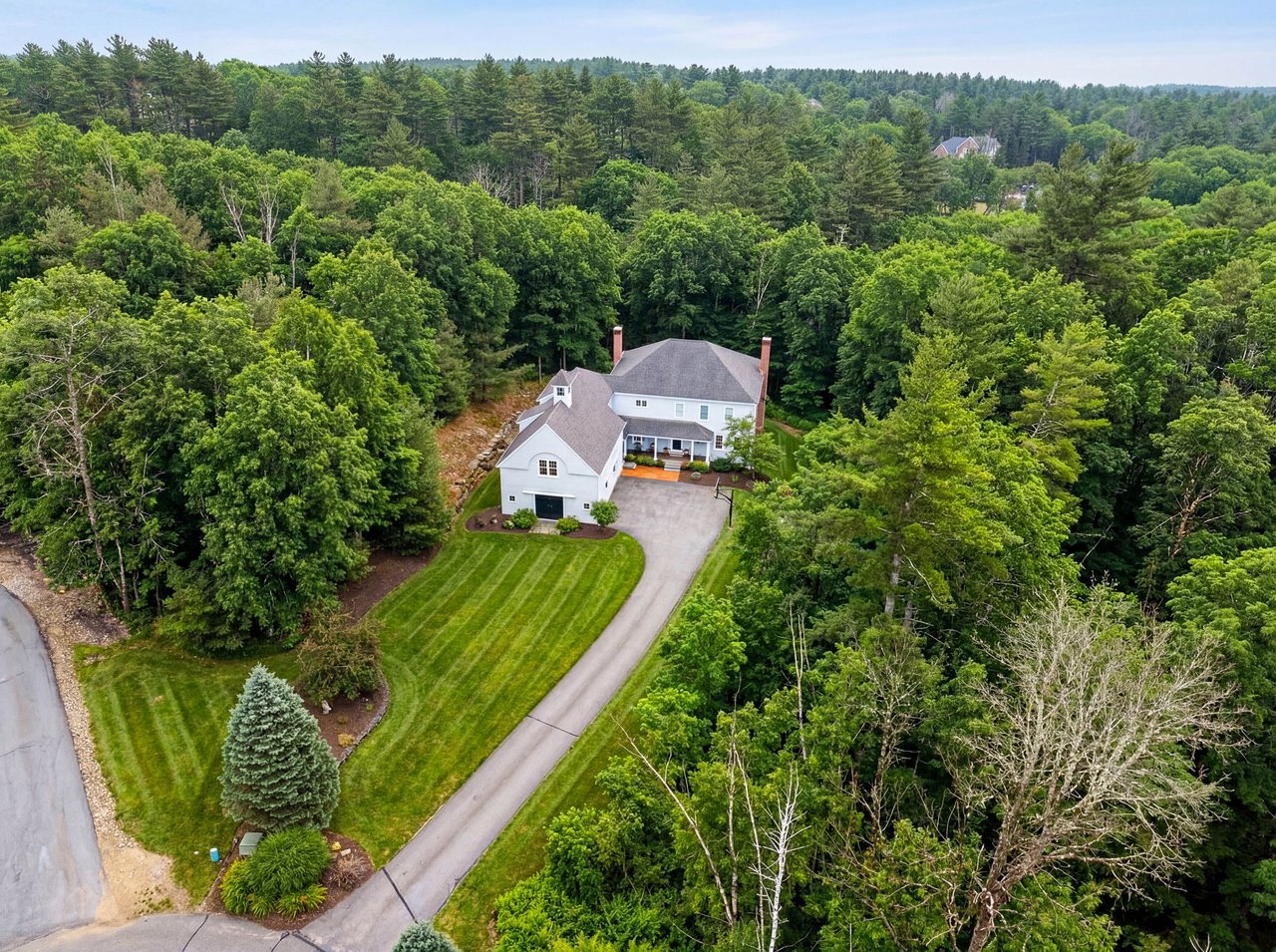 17 Canterbury Lane, Bedford NH