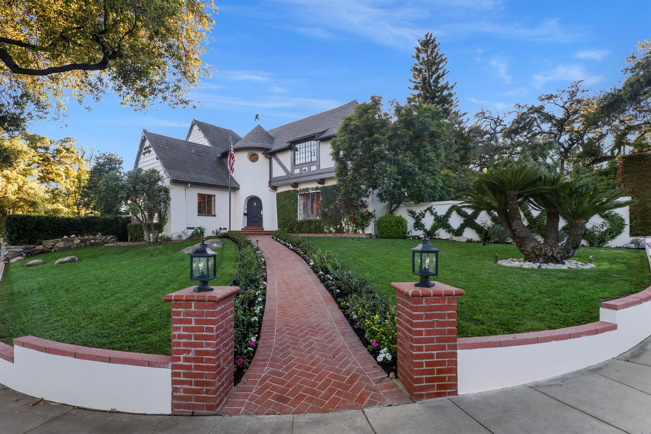 2494 Glen Canyon Road