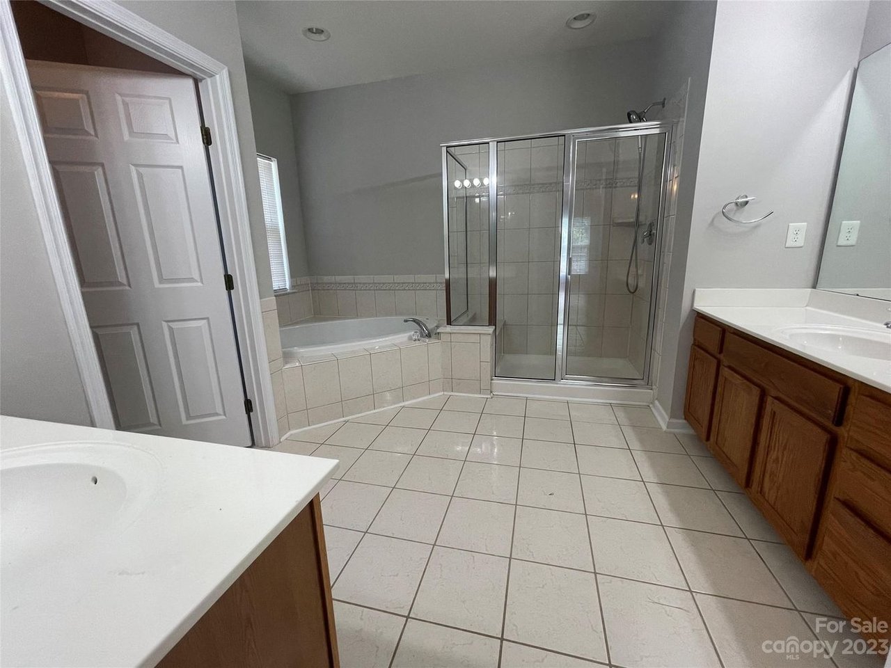 1208 Rockwell View Rd