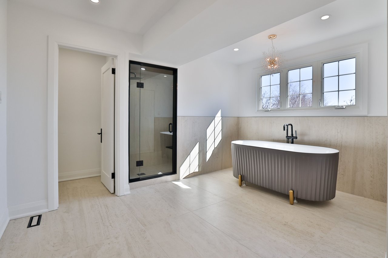 63 Tradewind Drive, Oakville