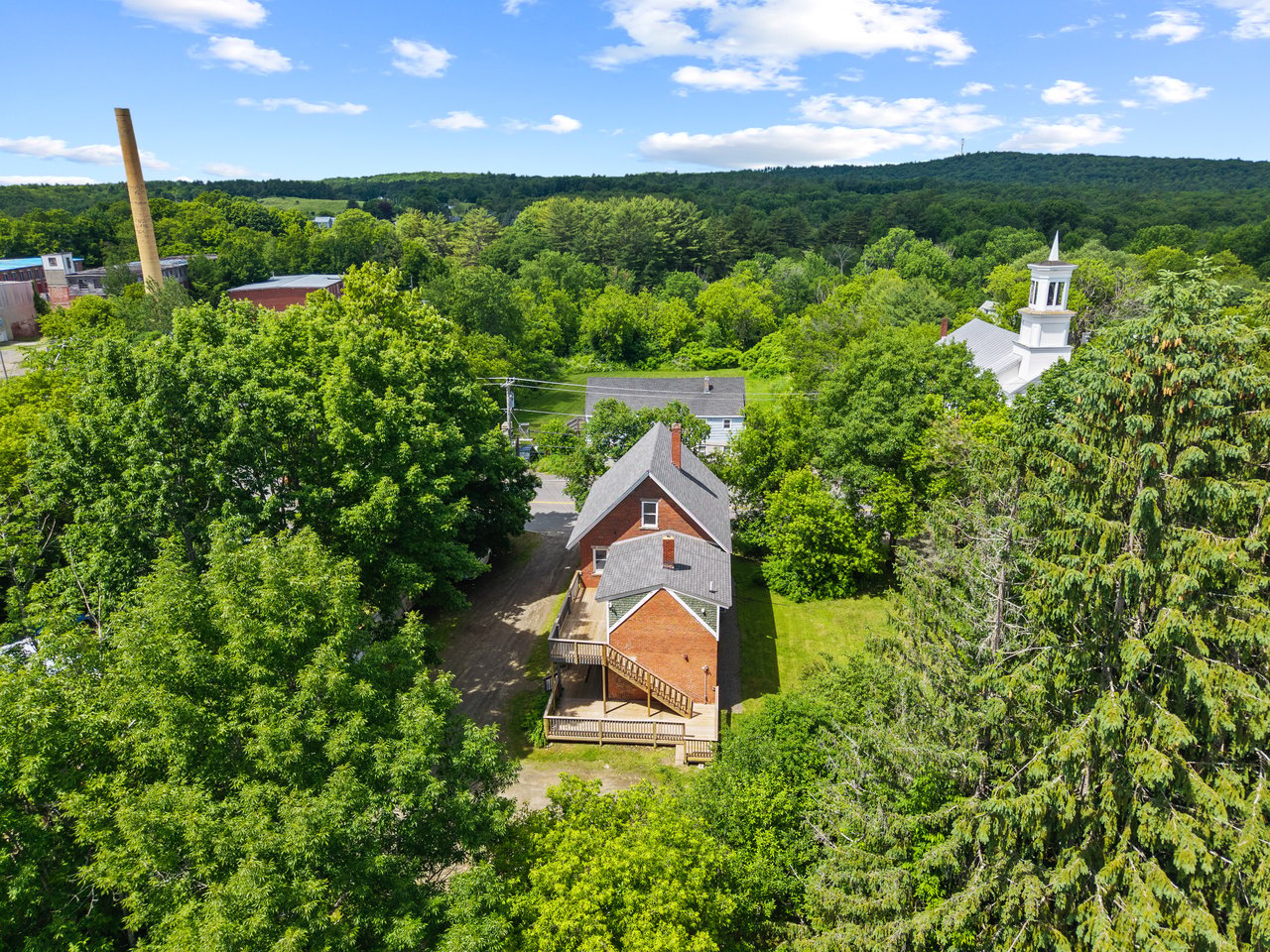 987 Main St, Vassalboro