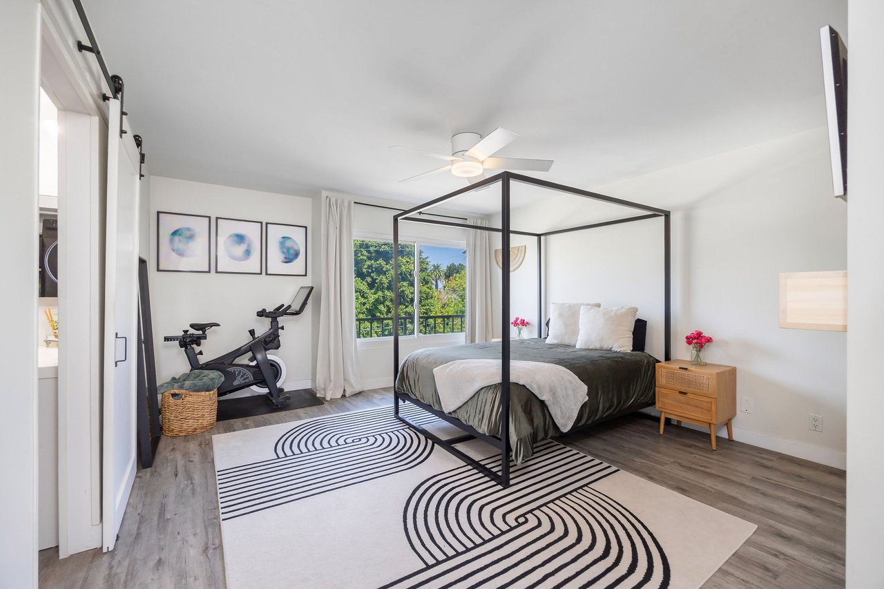 100 Loma Ave #404