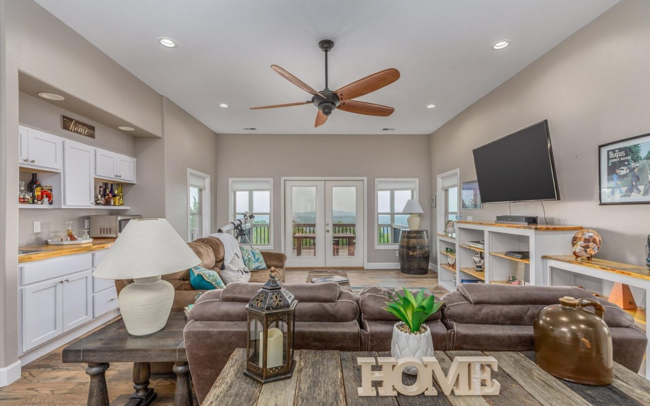 Wallace Luxury Spotlight | 2088 Ivy Way Newport, TN 37821