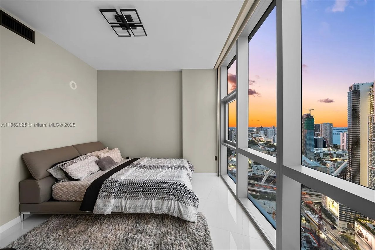 851 NE 1st Ave #4303