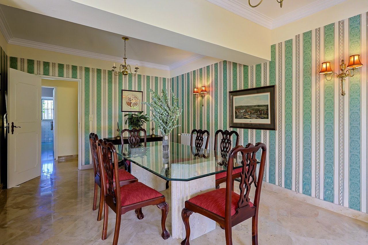 Exclusive Family Villa with Expansive Gardens Near Sintra’s UNESCO Heritage Centre
