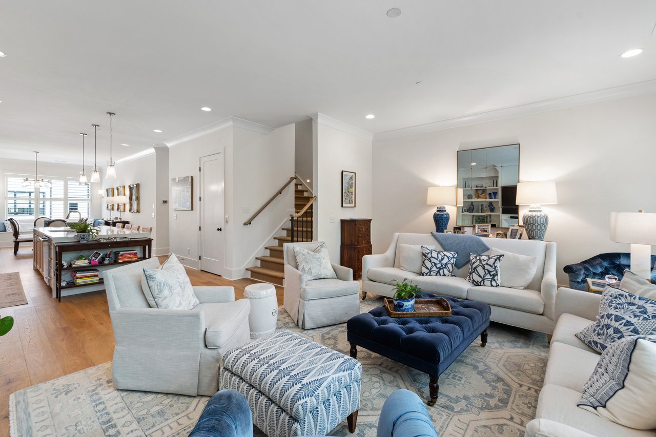 Raleigh Luxury Real Estate 2025: Is It a Buyer’s or Seller’s Market ?