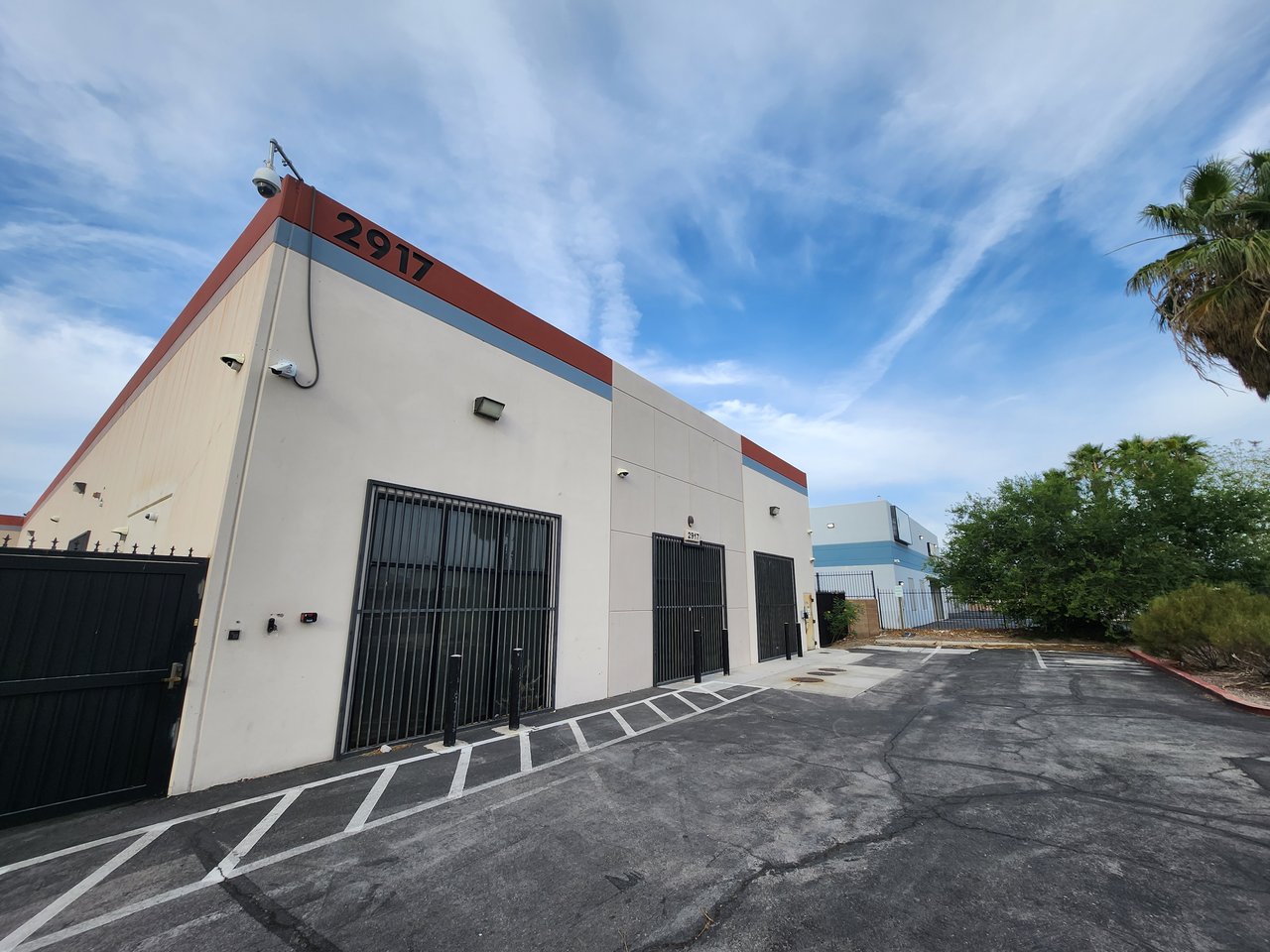 Warehouse - Distribution/Office