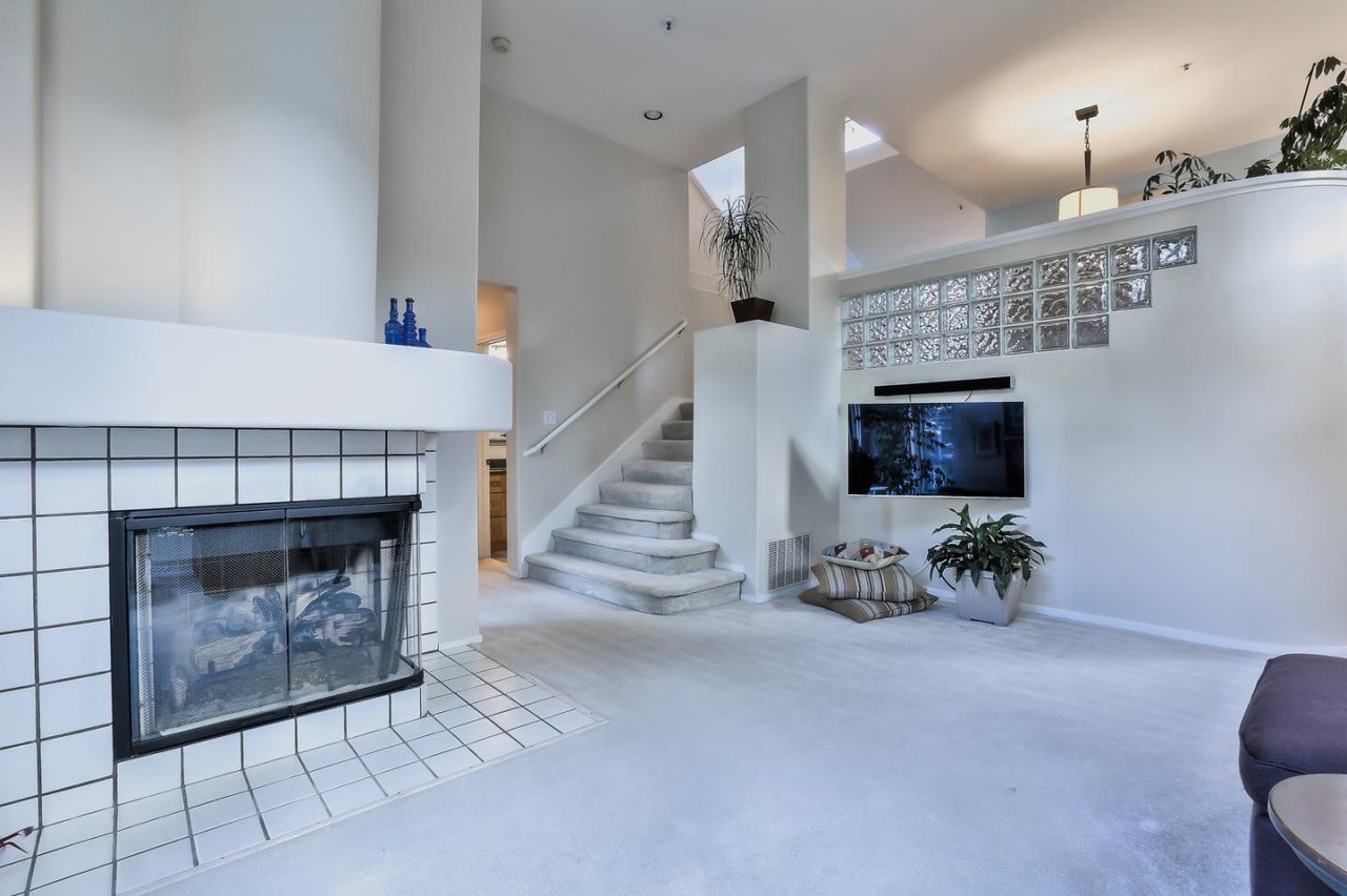 828 Columbia Cir