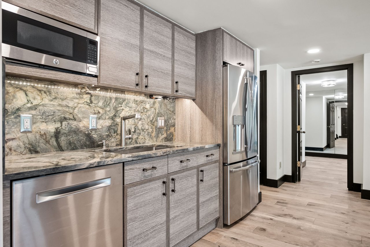 260 Woodwind Dr, Bloomfield Hills