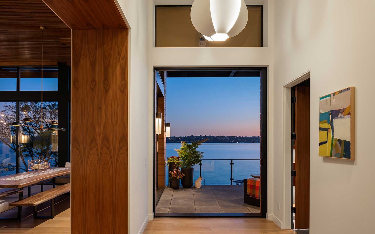 An Extraordinary Expression of Modern Waterfront Living on Mercer Island
