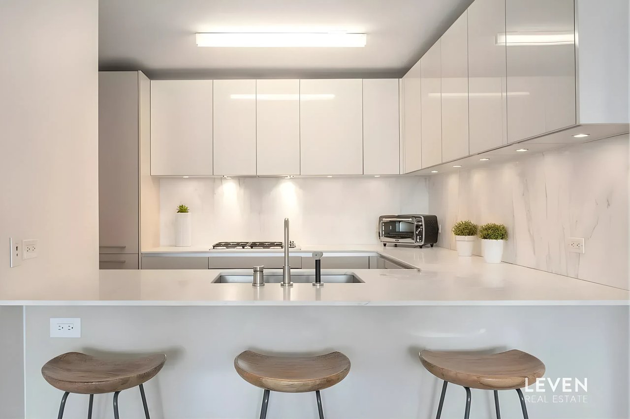 322 West 57th Street #33P2