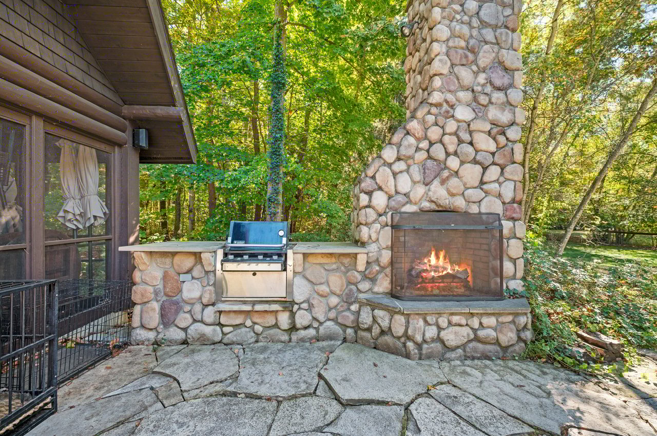 14657 Lakeshore Road