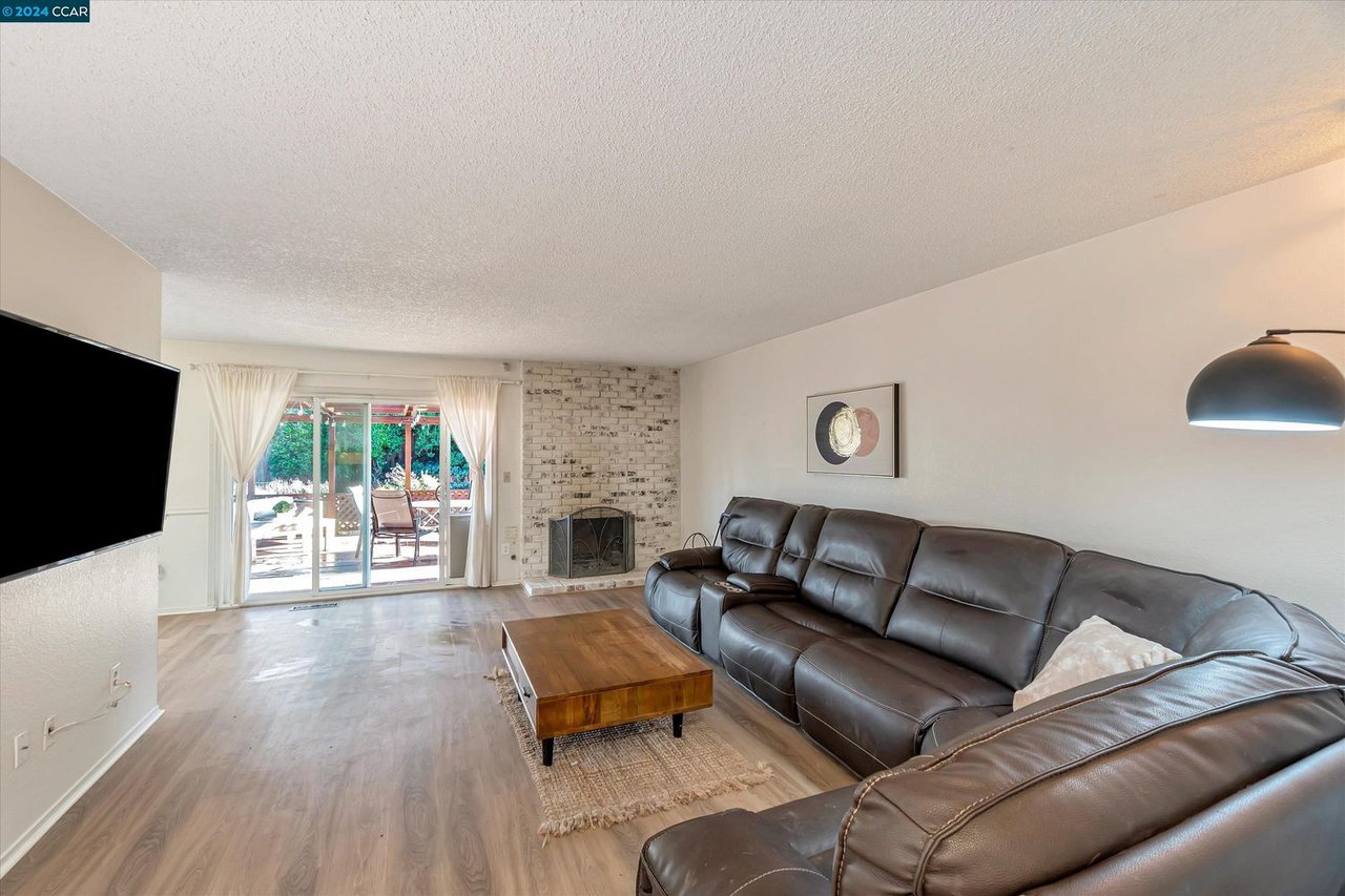 2216 Bristlecone Dr