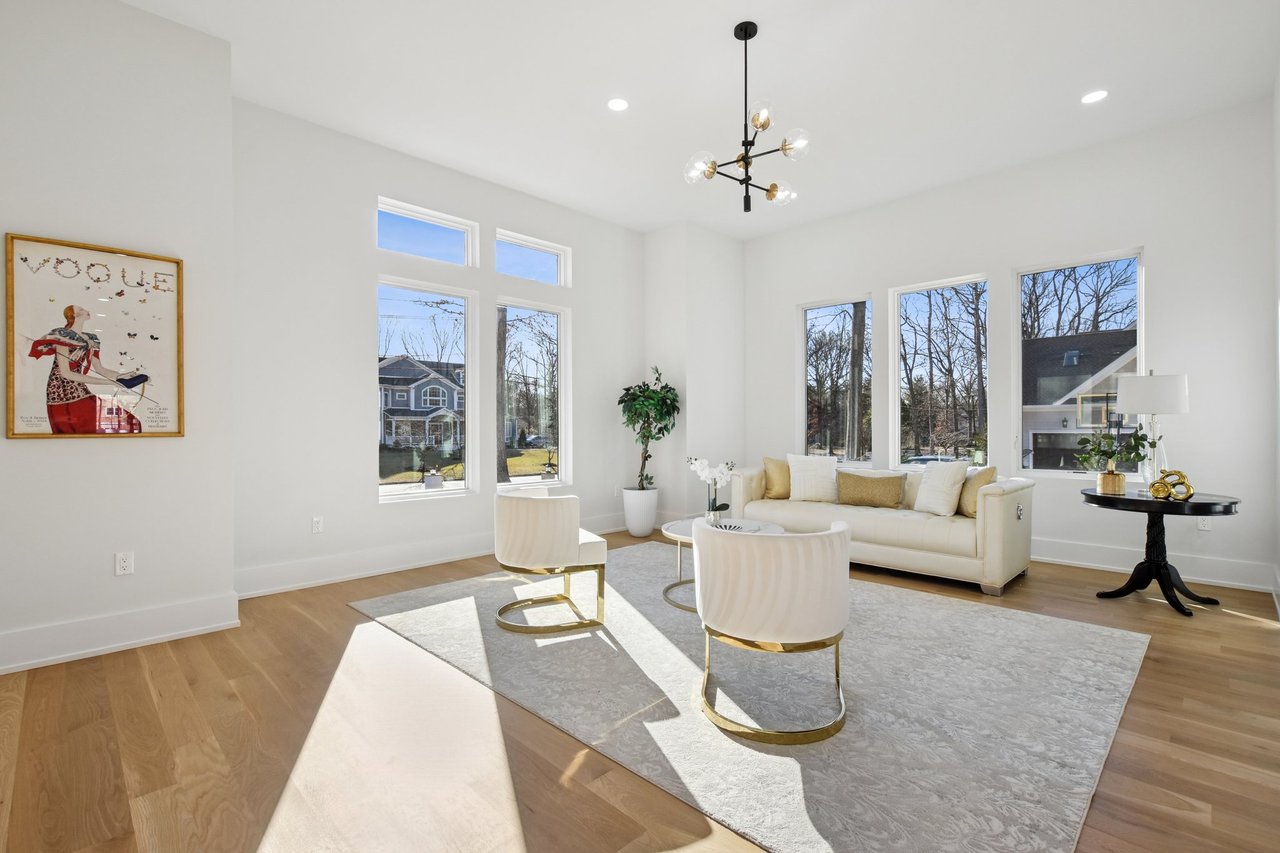 19 Highlander Dr