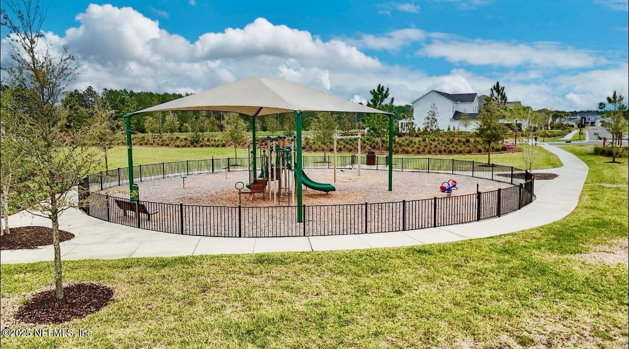 462 HILLENDALE Circle, St. Johns