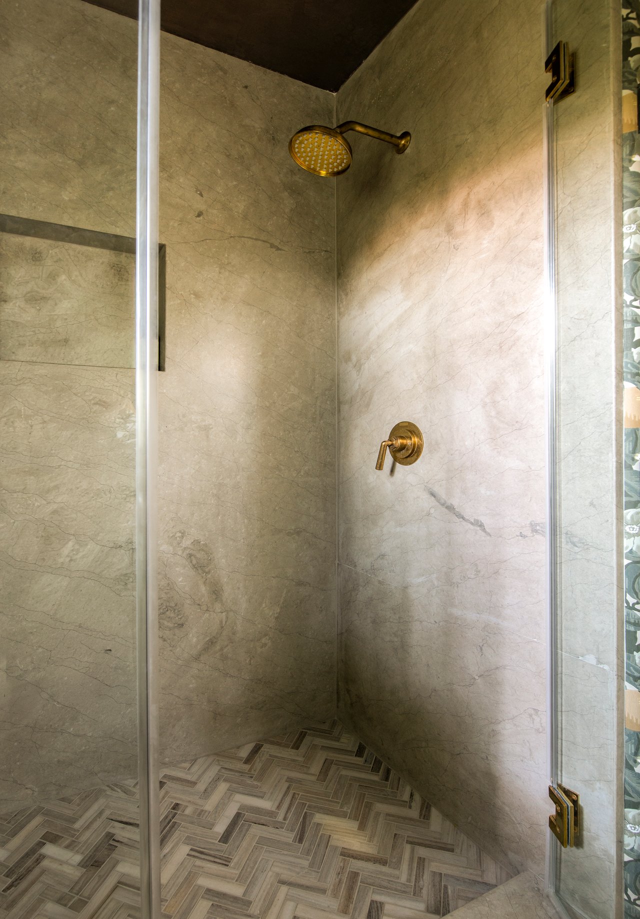 1982 N Normandie Ave