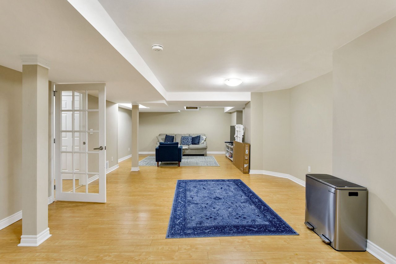 3137 Countess Crescent