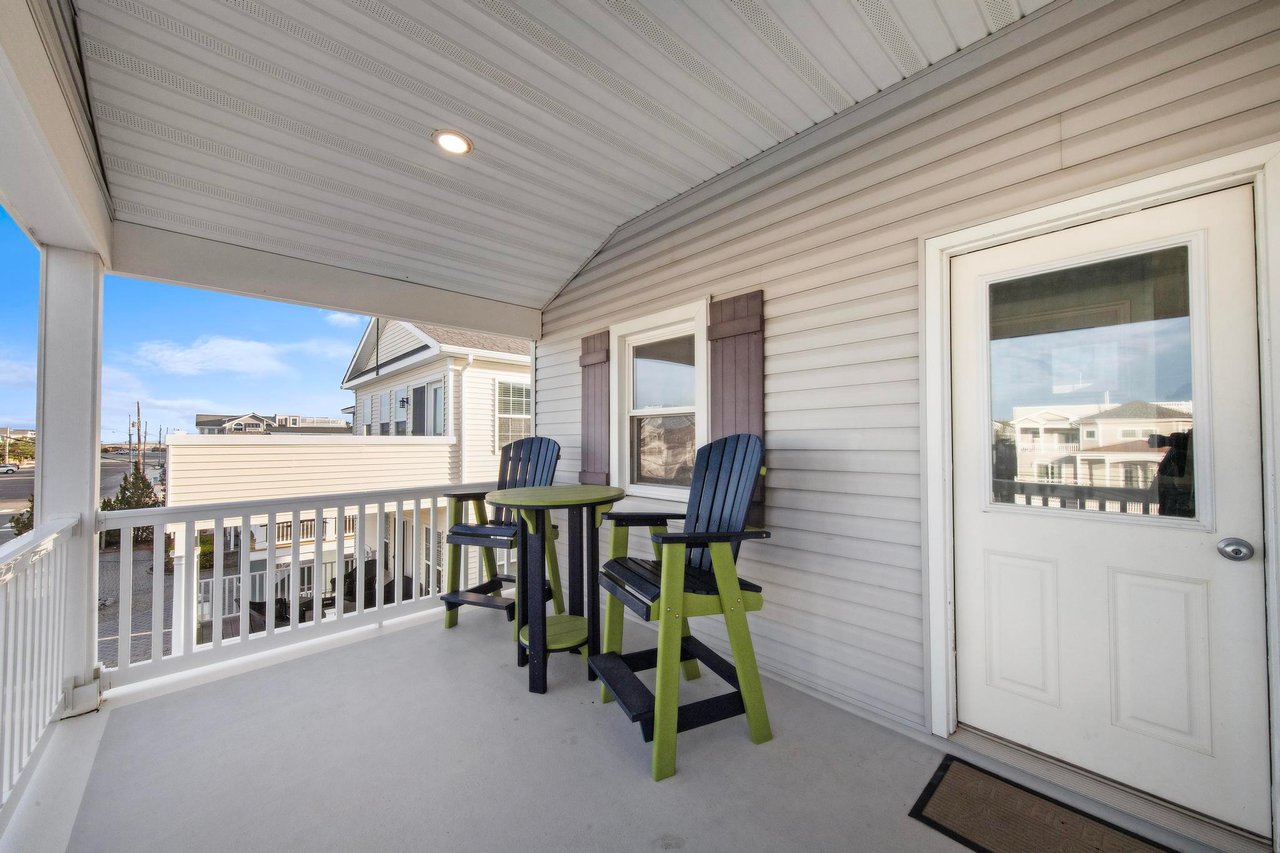 216 Taylor Ave, 2nd Floor Unit