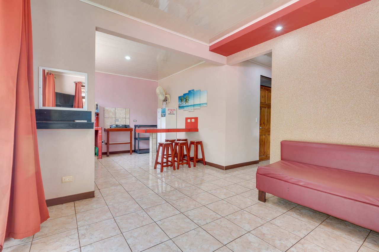 Tamarit House | Spacious Tropical Retreat in Villareal, Costa Rica