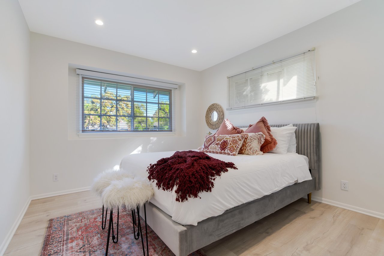 Melba Ave, 91367