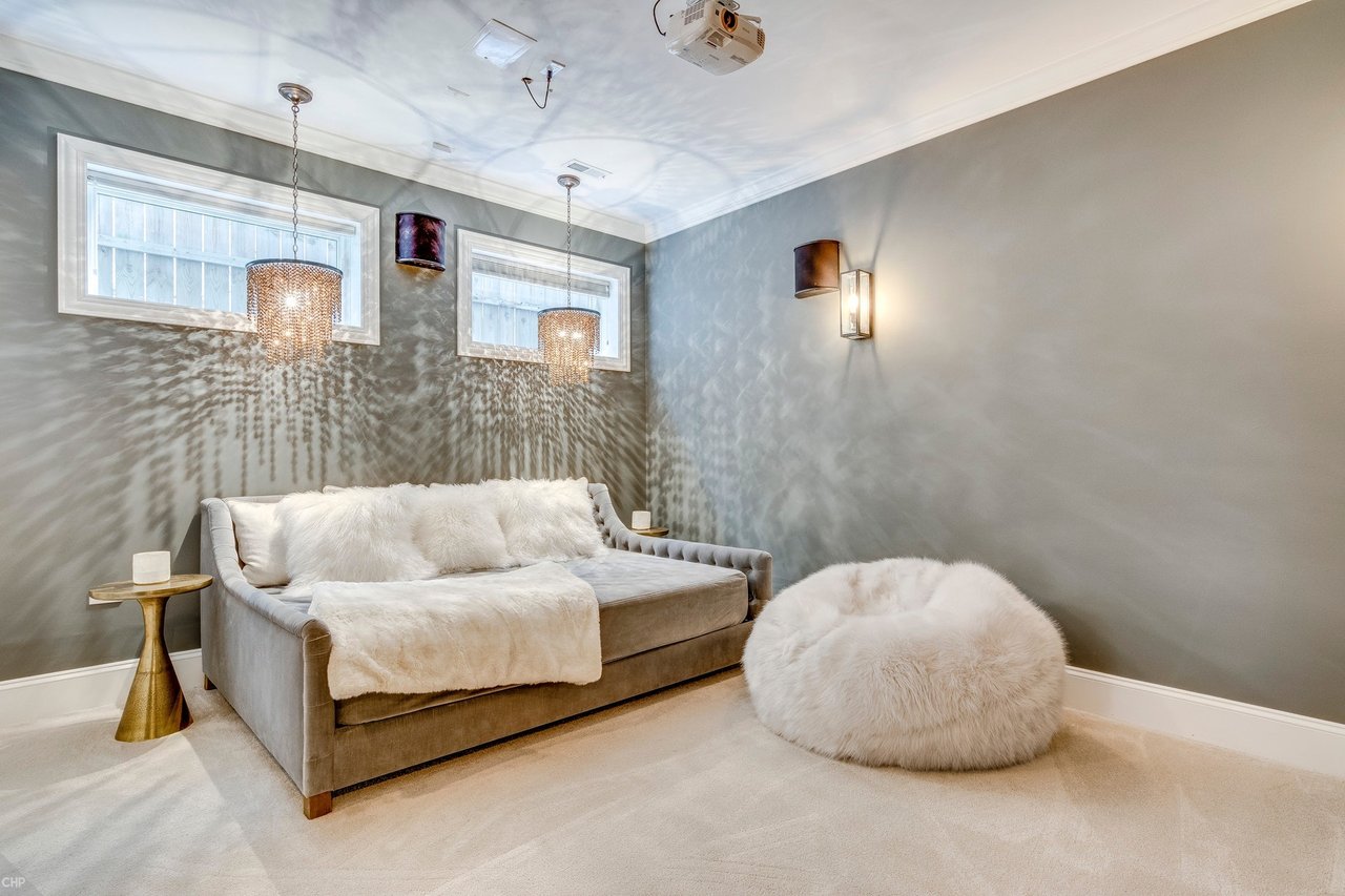 Designer Showcase | 2047 W Erie Street | $1,099,900