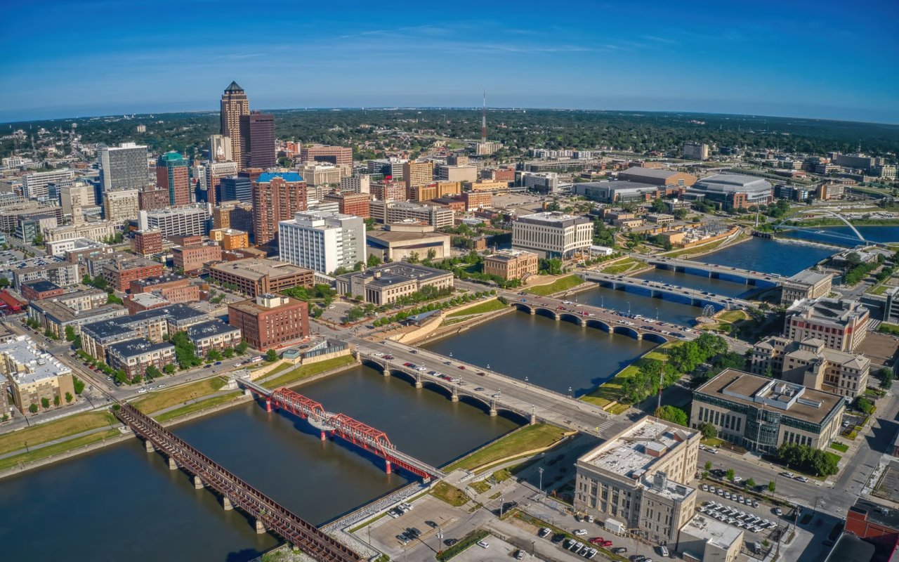 Des Moines