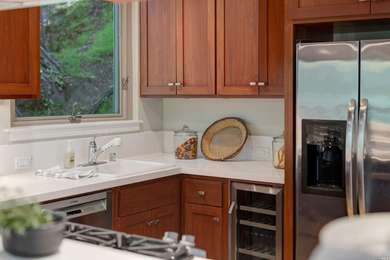 708 Cabin Dr