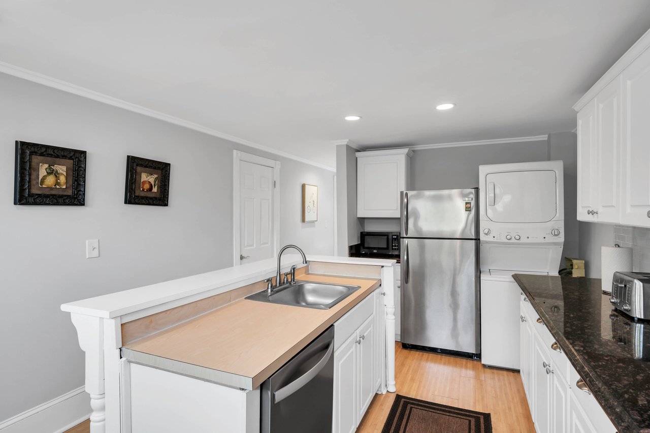 #4 Beautiful Well Design on the First Floor With Outside Deck - Just 3 Homes From Ocean, Bay Head, New Jersey