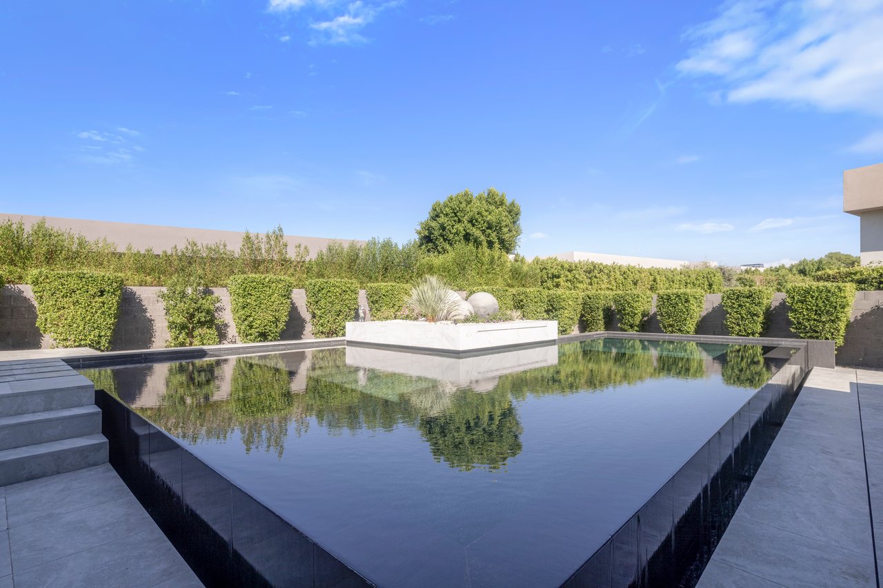 6914 E Cactus Wren Road