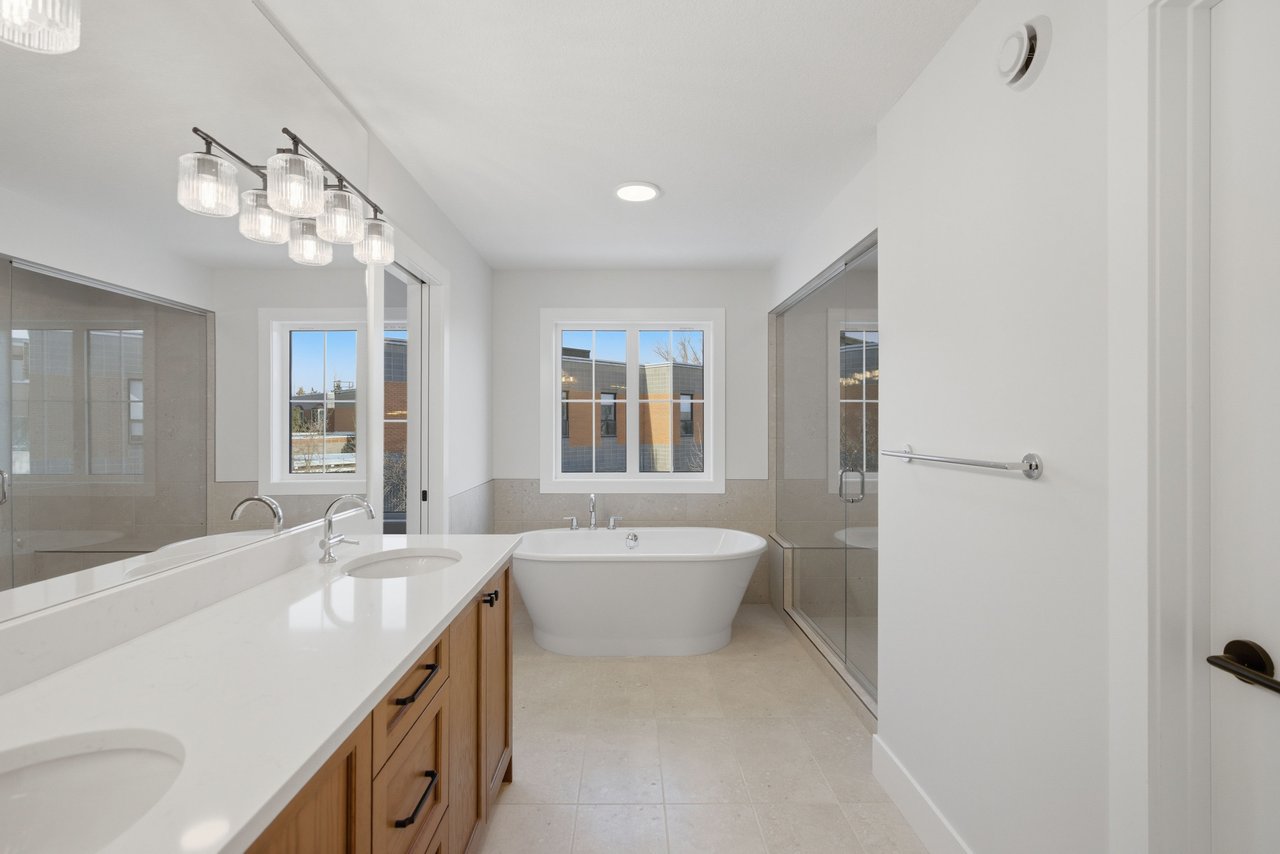 378 Bessborough Drive SW