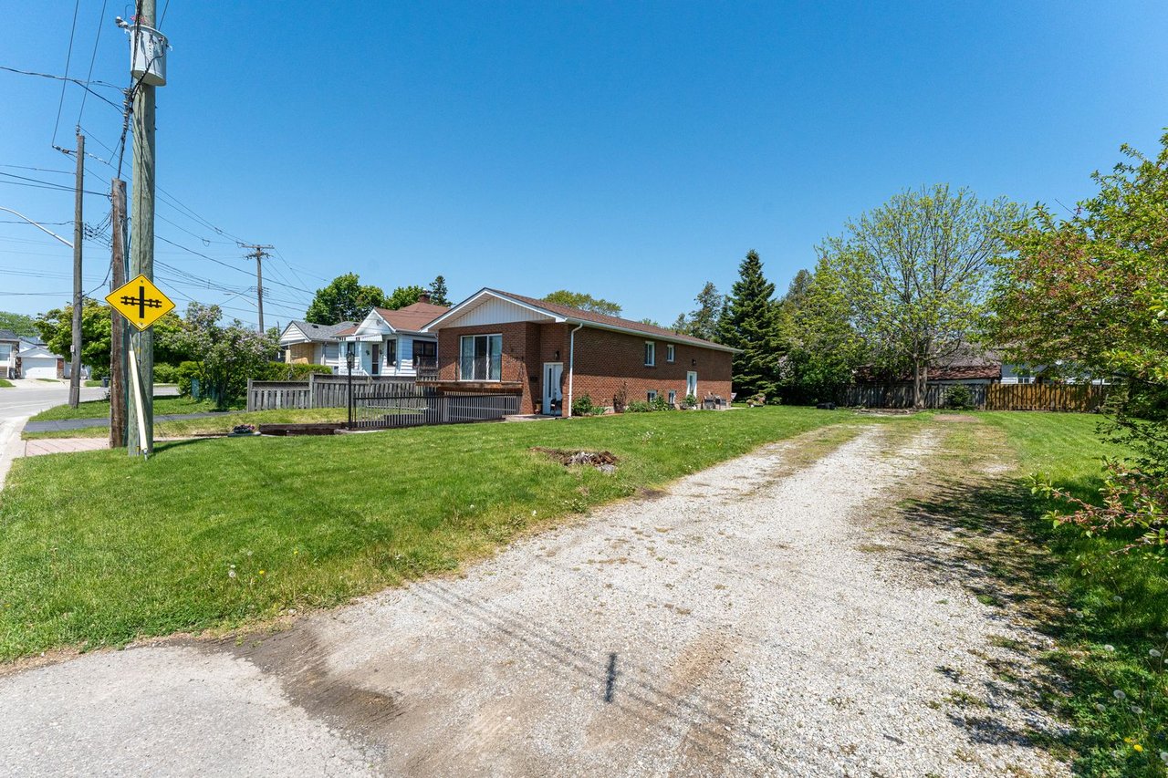 1067 Alexandra Ave