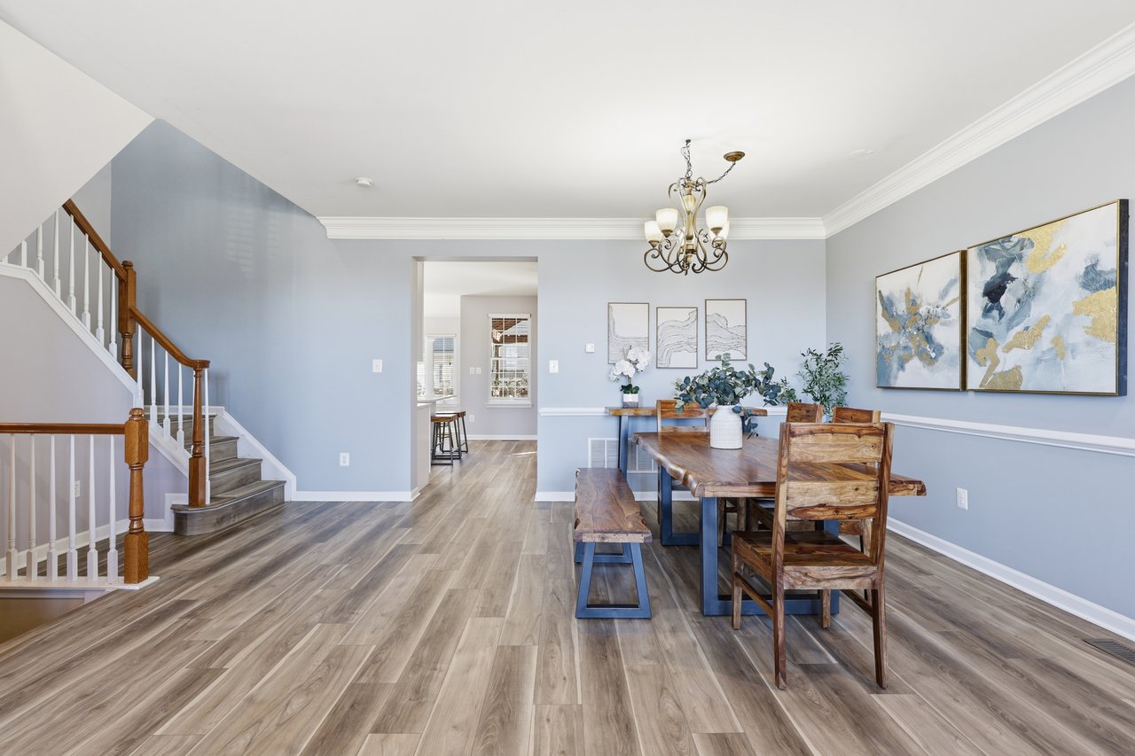 42757 Gelding Sq, Chantilly, VA 20152	