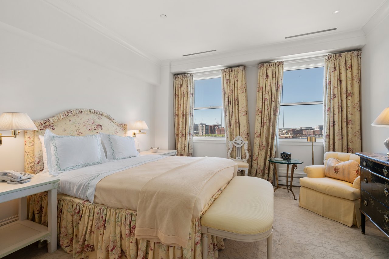 The Carlton House 16BCD