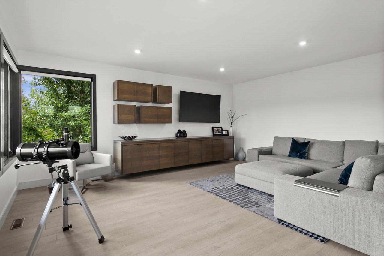 408 13 Street NW Unit: 3