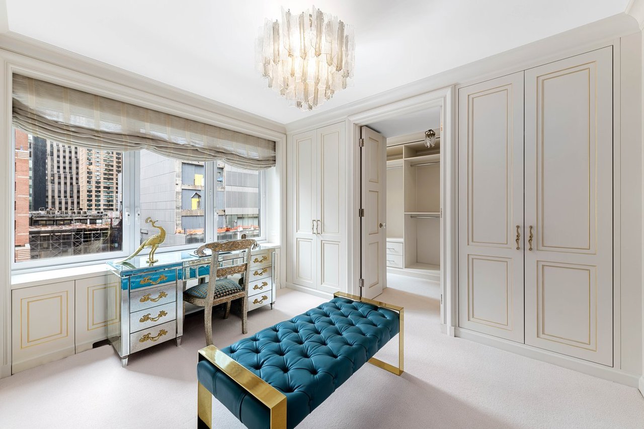 210 Central Park South, 11CD