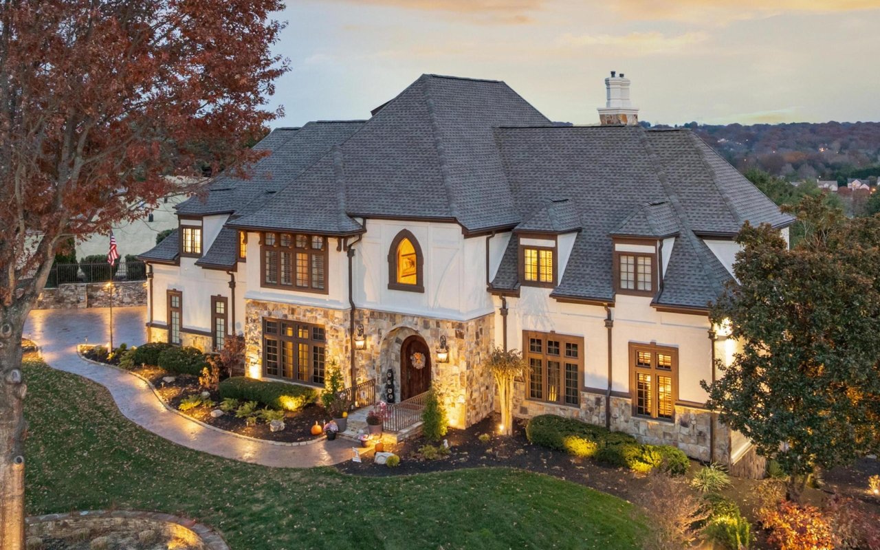Wallace Luxury Spotlight | 9340 Linksvue Drive Knoxville, TN 37922