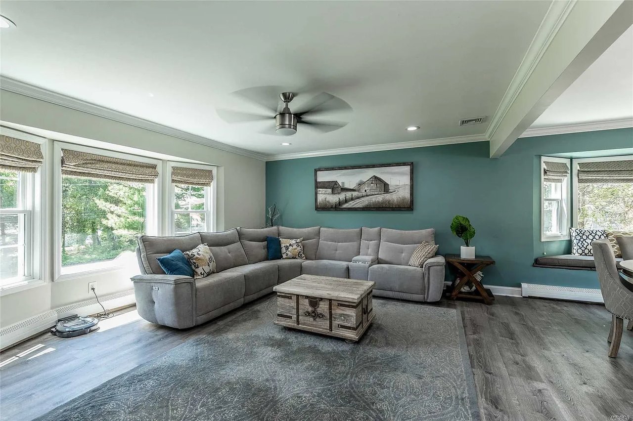 49 Wildwood Dr