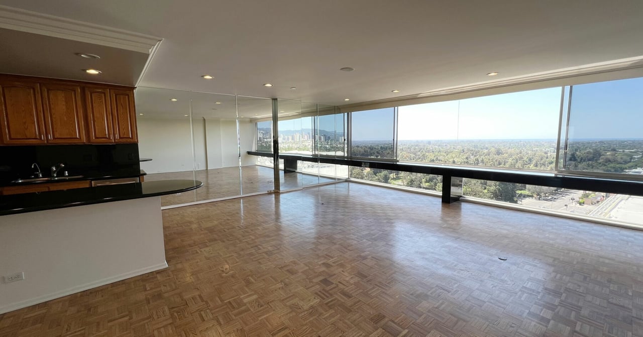 2220 Ave of the Stars #1606