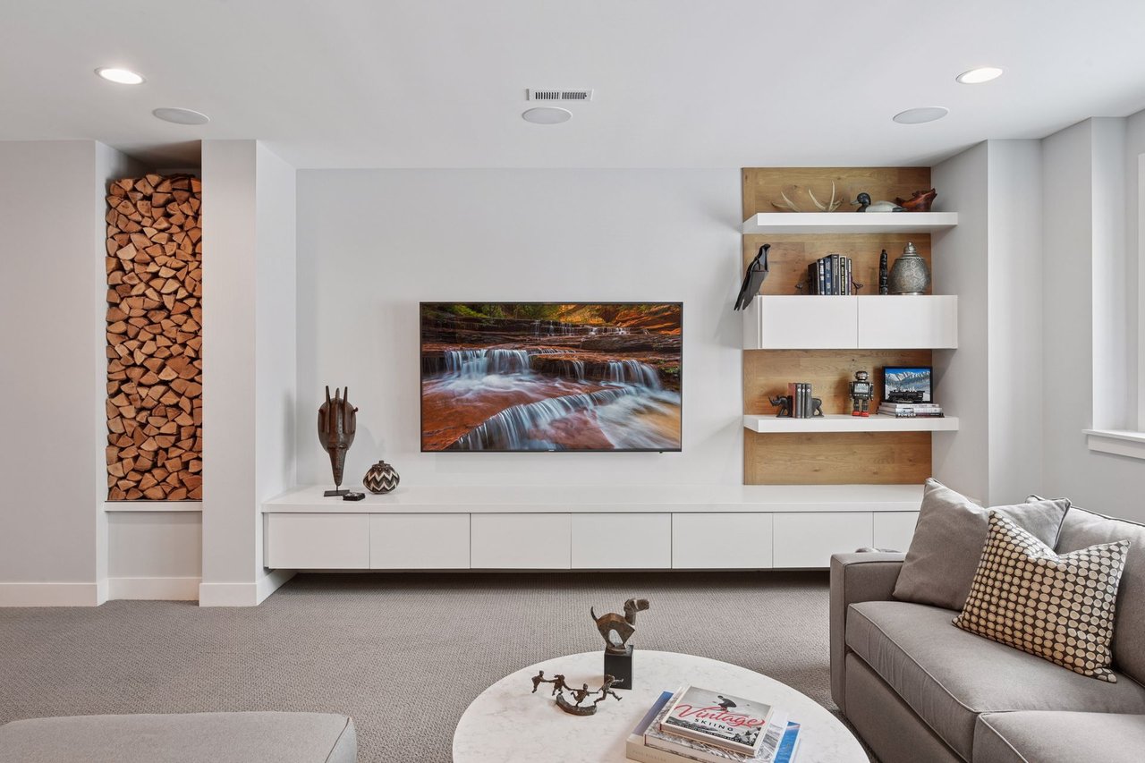 630 Gardner Street E, Wayzata