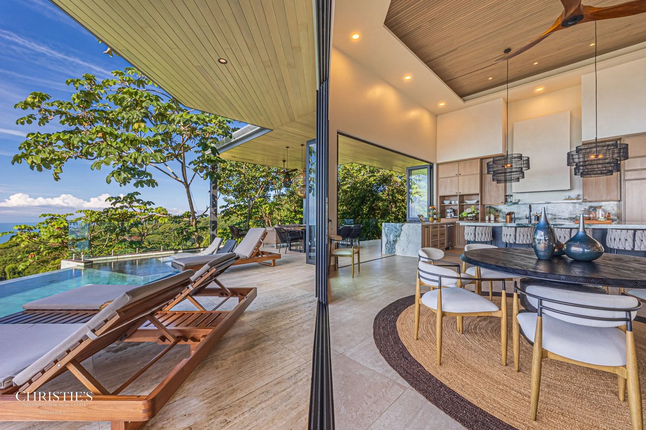 Majestic Cliff Residence Showcasing Spectacular Whitewater Views