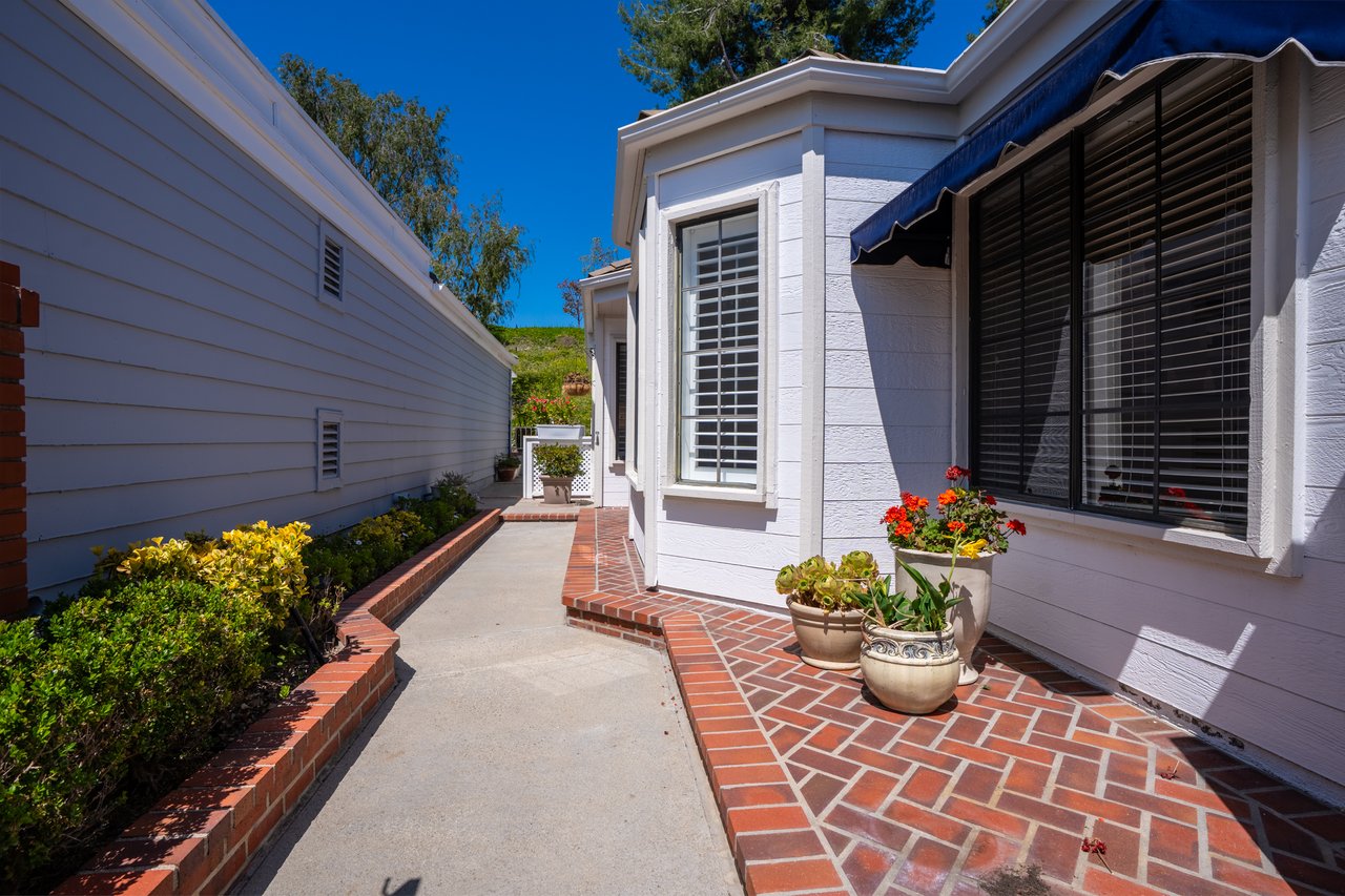 28385 Borgona, Mission Viejo 92692	