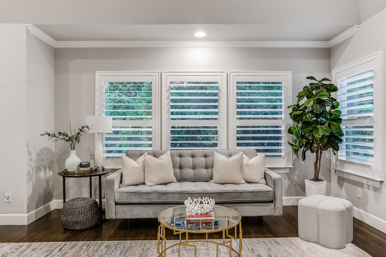 6910 Frontierwood Pl