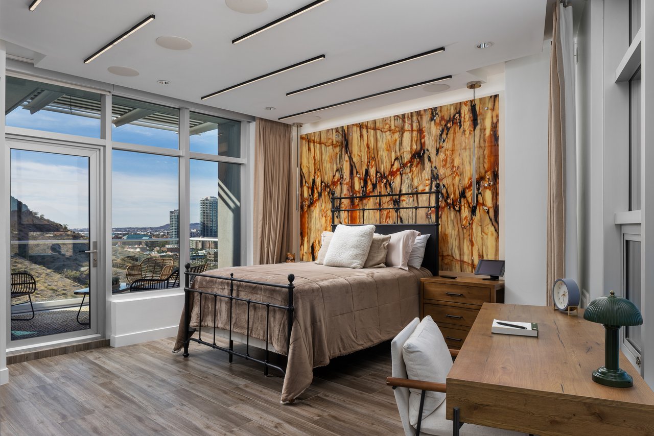 140 E RIO SALADO Parkway 1201