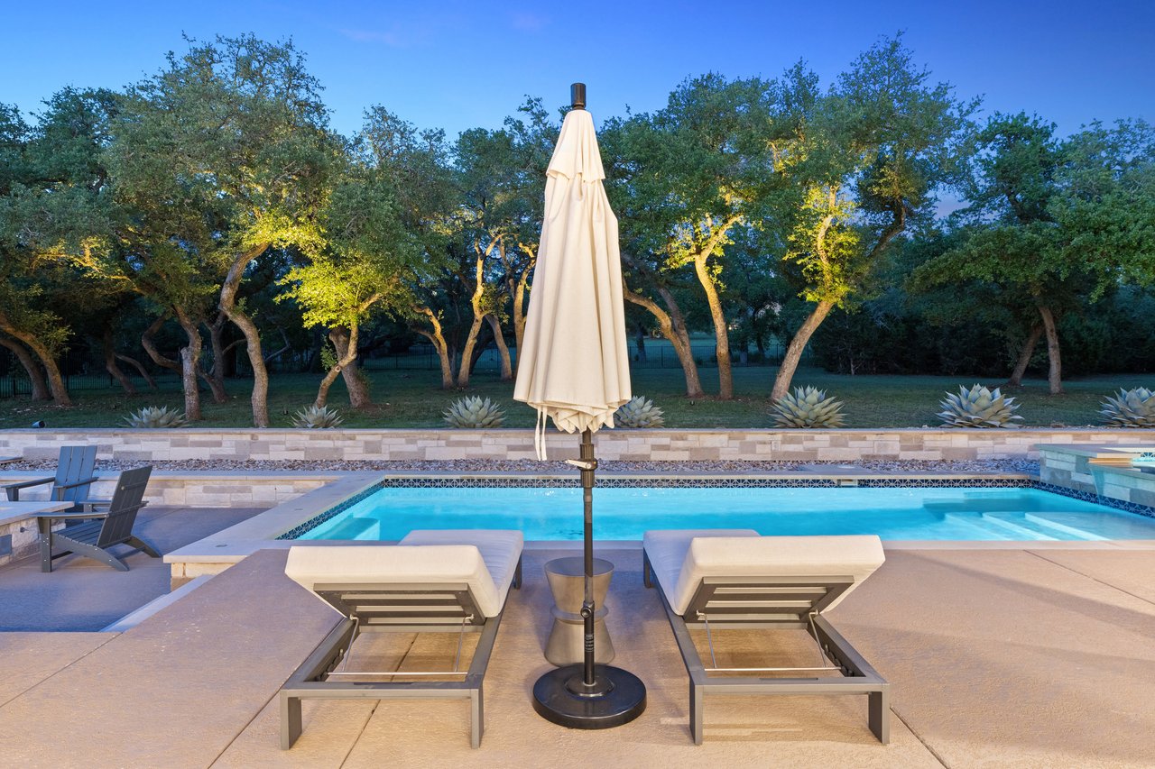8325 Lakewood Ridge Cv
