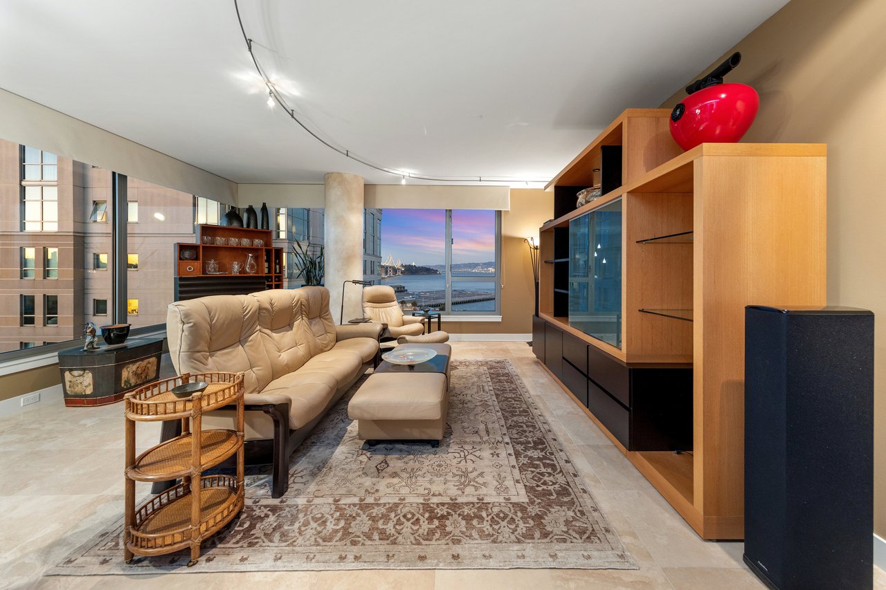 Elevated Corner with Downtown/Bay Views