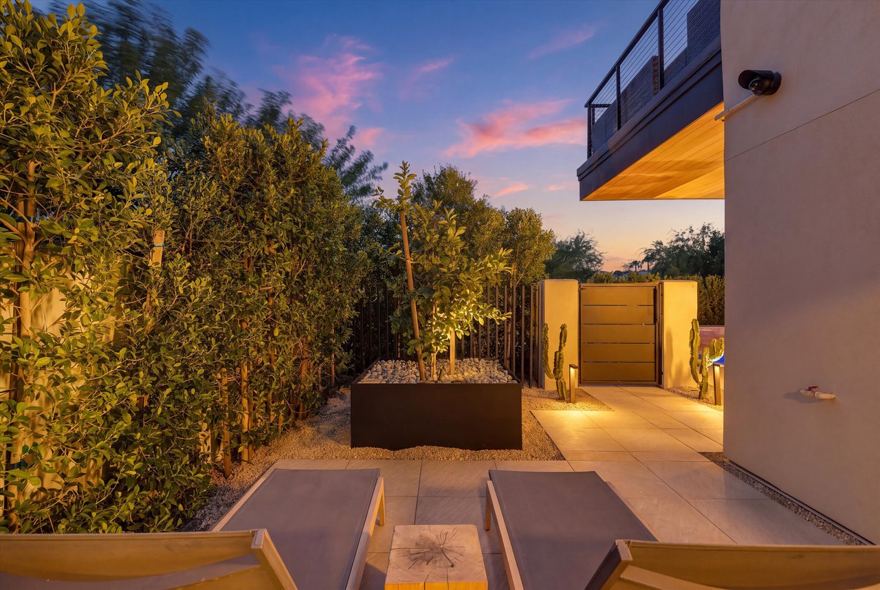 6311 E PHOENICIAN Boulevard 17