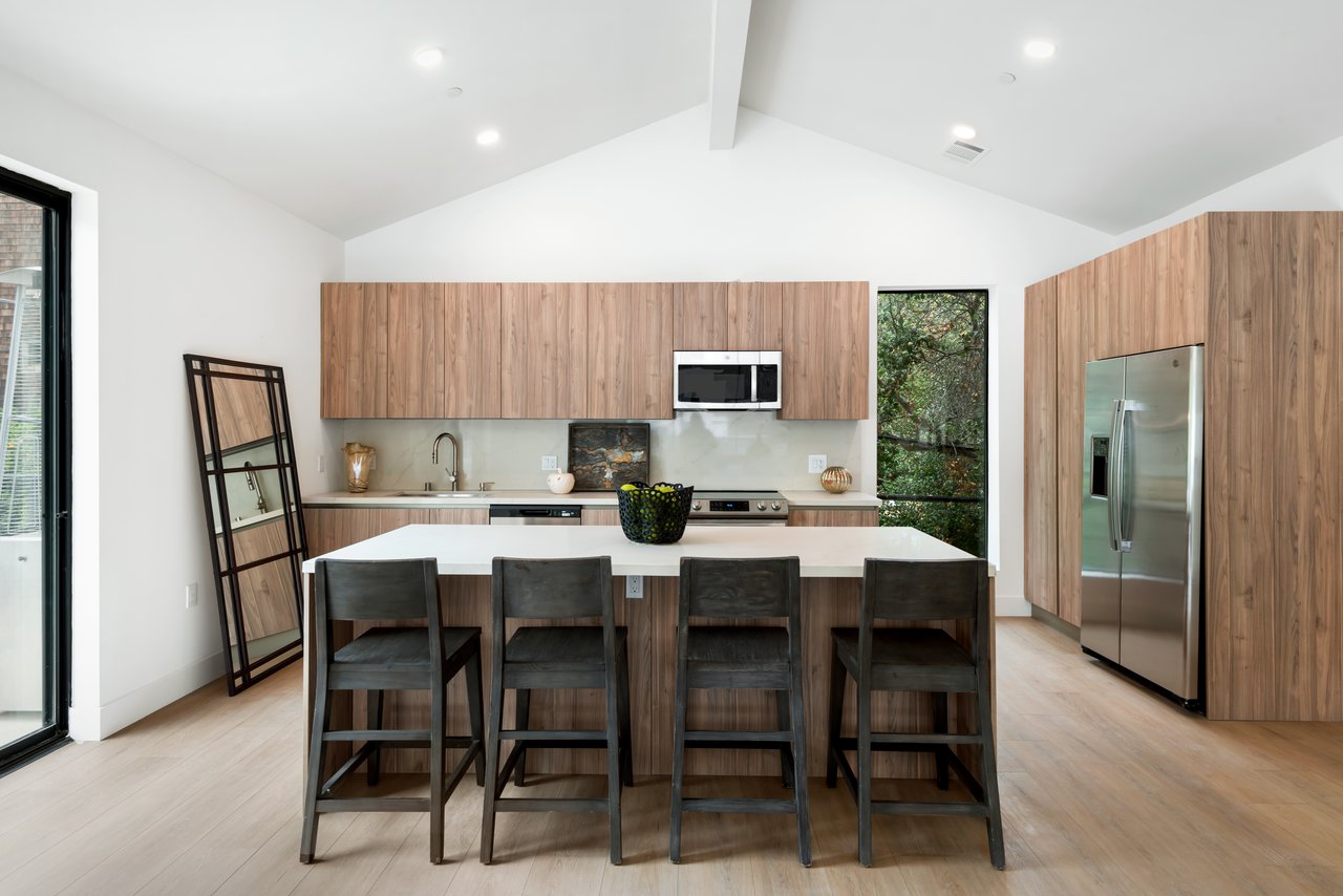 Aurelia Terrace, Regal Pl, 90068