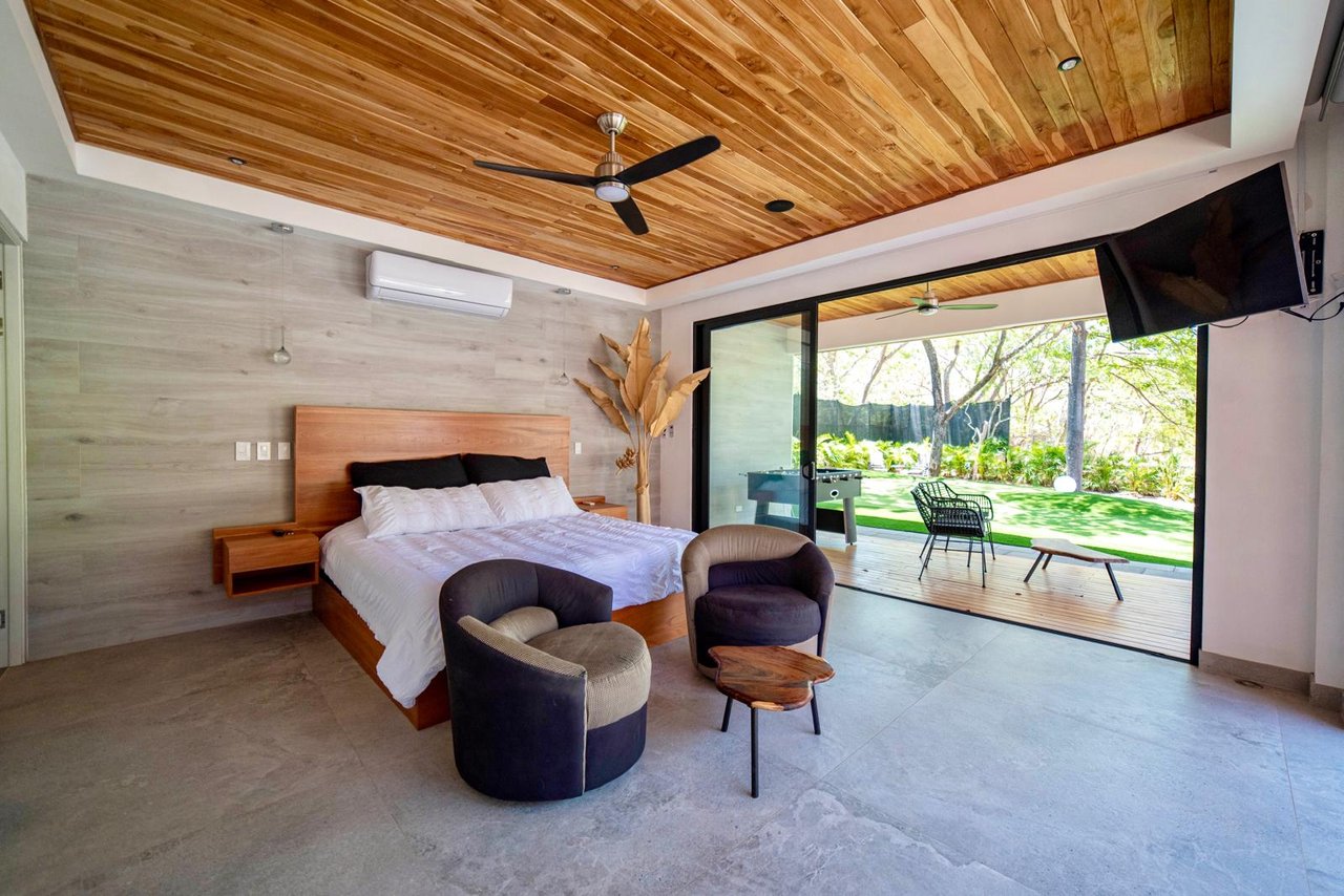 Casa La Ola Perfecta | Luxury 5-Bedroom Home with Pool Near the Beach in Hacienda Pinilla