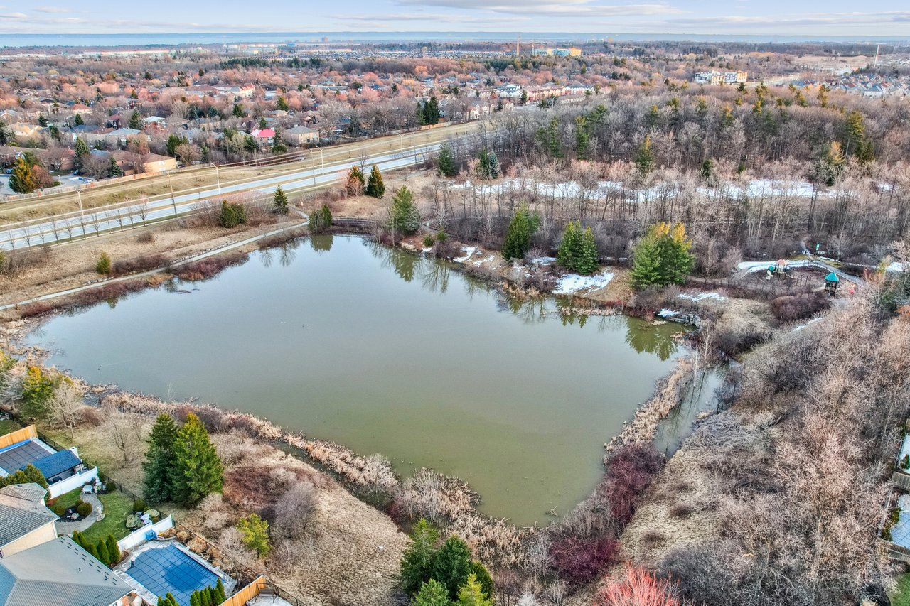 Beautiful Bungalow Backing on Ravine & Pond!