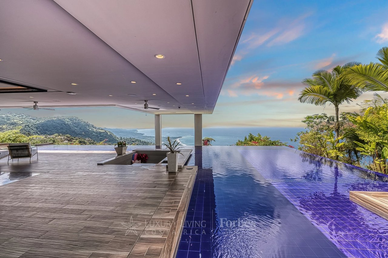 6575 - Dominical Contemporary Mansion